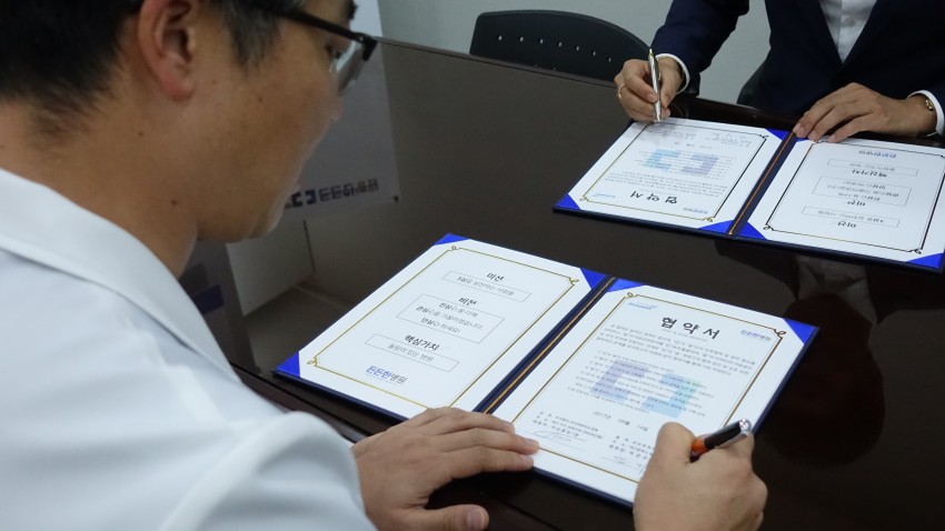 f2eed61c63295008f5c660cf4ee138a4_1505781