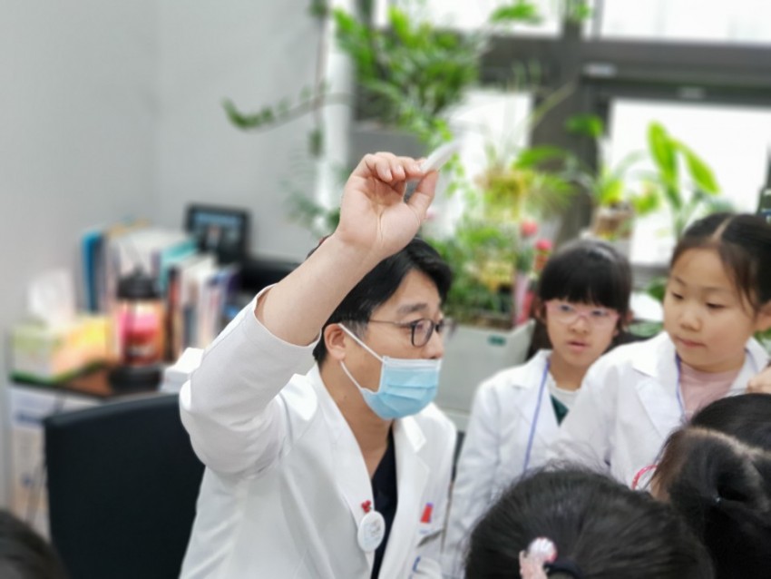 1c6259120ad146834f7ca403bfa8b999_1544402